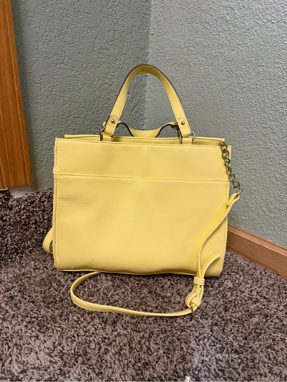 Juicy Couture closure type